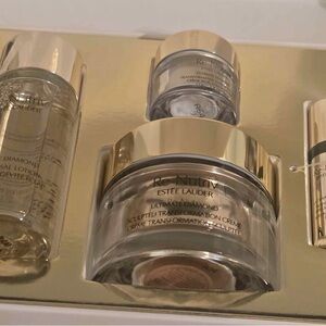 Estee Lauder Re-Nutriv Ultimate Diamond Set - Gold and Silver